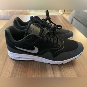 Nike Air Max 1 Ultra Moire Black Athletic Shoes Sneakers 704995-001 Women's 9